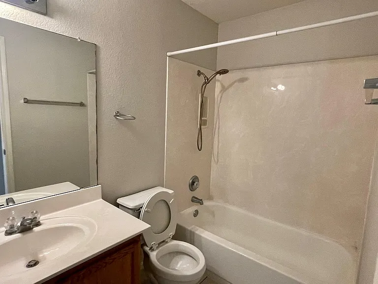 112 Cowboy Cv — Photo 31
