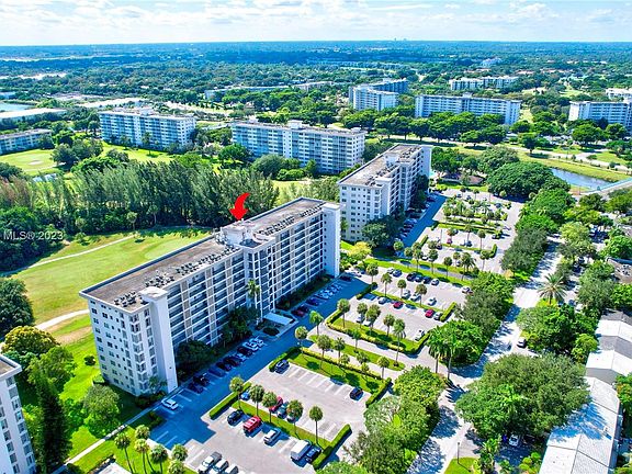 4th image of 3150 N Palm Aire Dr APT 510