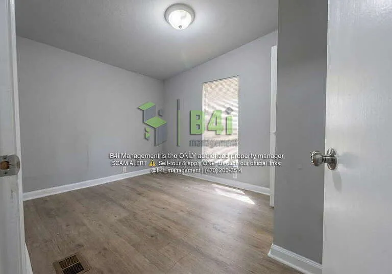 355 Steele Dr — Photo 17