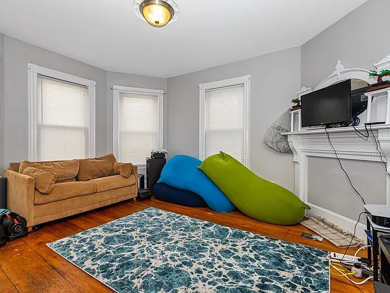 46 Hillside St #1A — Photo 1