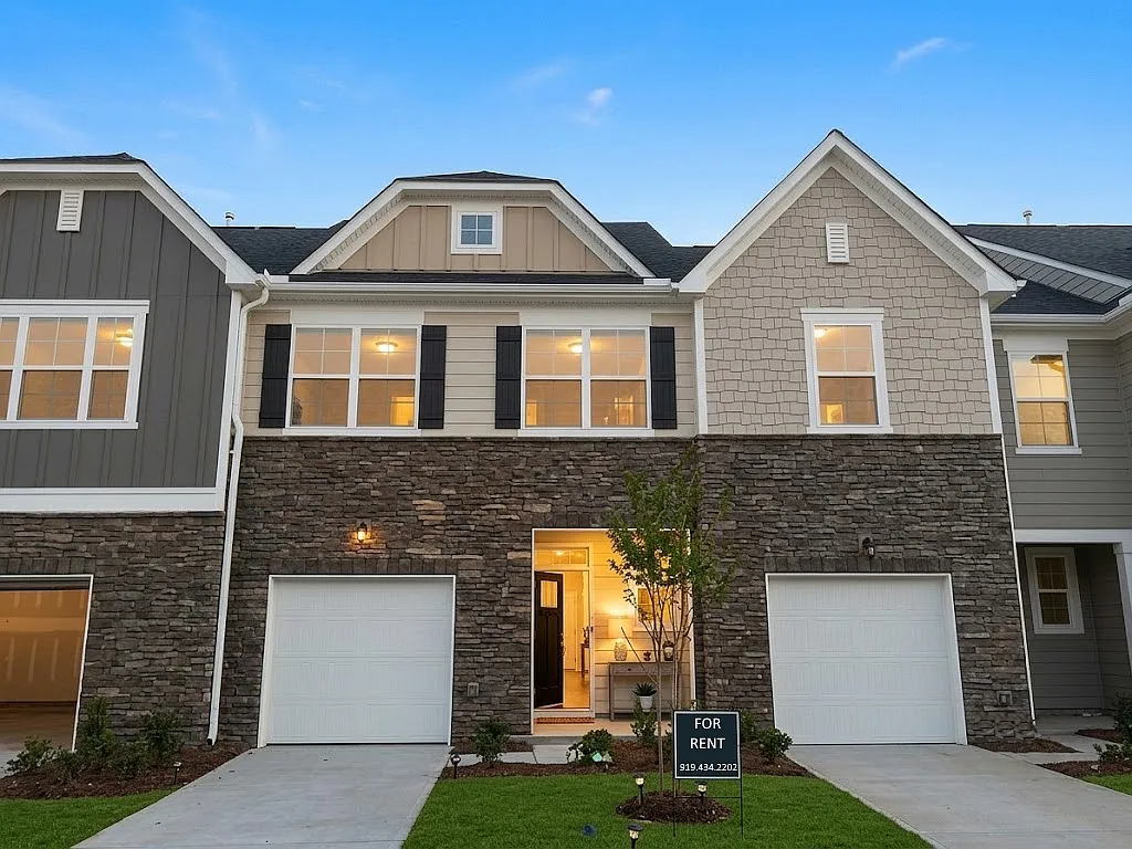 3 bed, 2.5 bath, 1757 sqft, $2,275 — Photo 1
