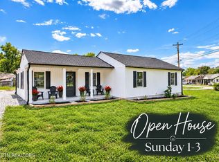 102 Love Dr, Harriman, TN 37748