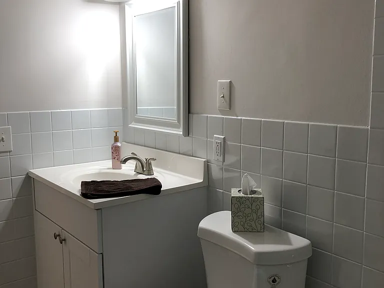 370 Warburton Ave — Photo 3