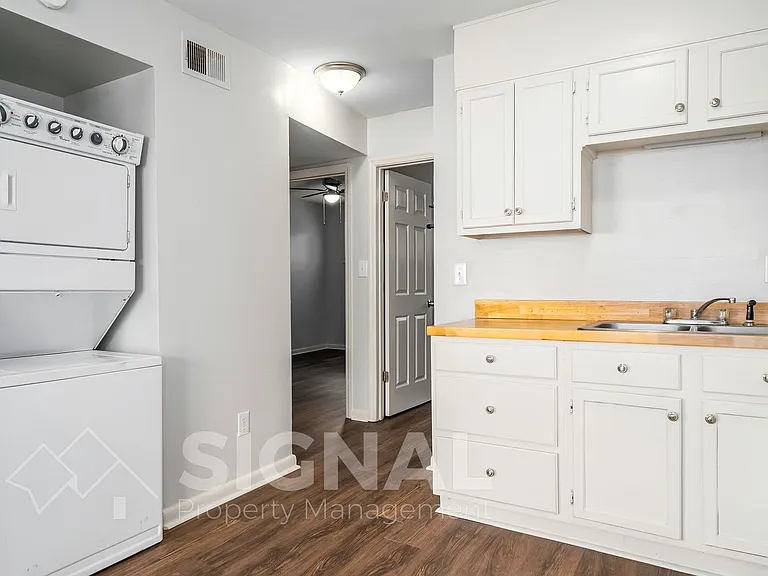 420 78th St S #G — Photo 10