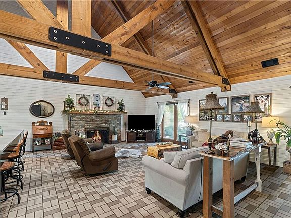 4th image of 1510 Beaver Cir