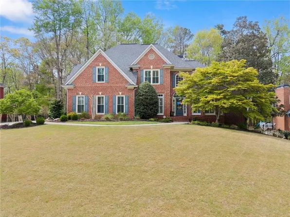 1870 Chattahoochee Run Dr, Suwanee, GA 30024