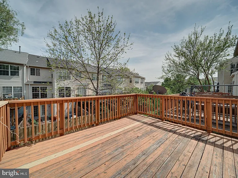 8241 Humphrey Ln — Photo 30