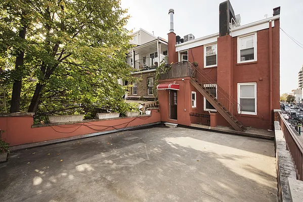 Rented by Bold New York | media 24