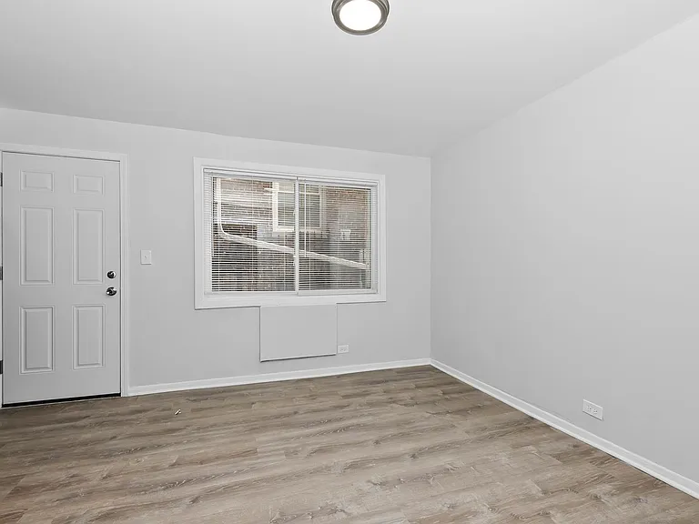 8030 S Yates Blvd — Photo 5
