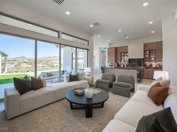 18 Brookridge Dr, Henderson, NV 89052