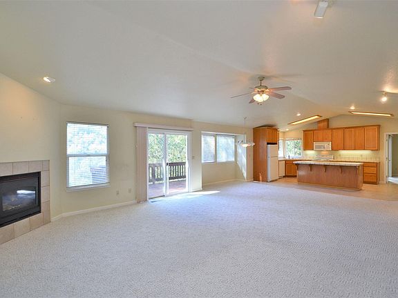 5th image of 730 Arbona Cir N