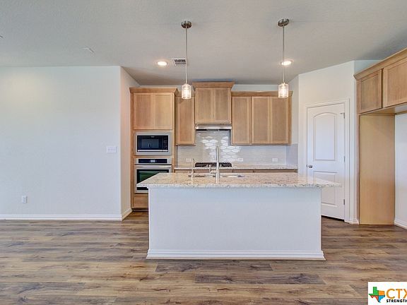 2nd image of 2082 Chelsea Grv