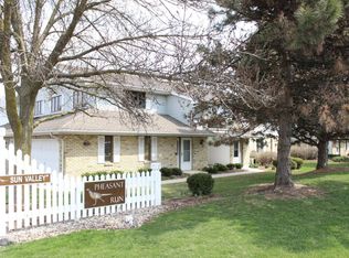 1455 Sun Valley Dr, Racine, WI 53406