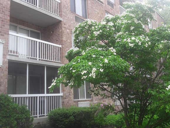 2nd image of 171 Wellington Ct APT 1J
