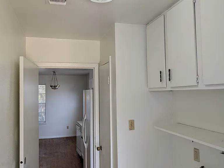 705 & 707 Allen St — Photo 17