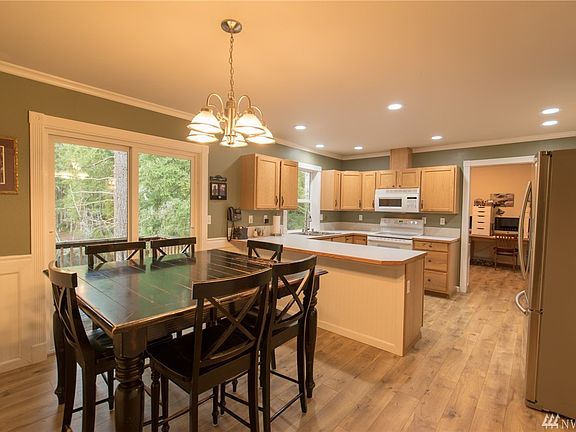5th image of 22222 Bluewater Dr SE
