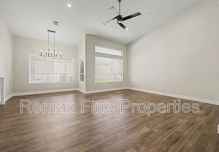 9118 E Topeka Dr — Photo 14