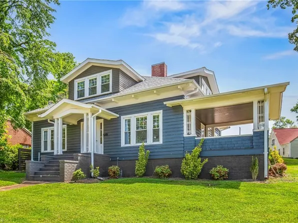 310 N Bridge St, Elkin, NC 28621