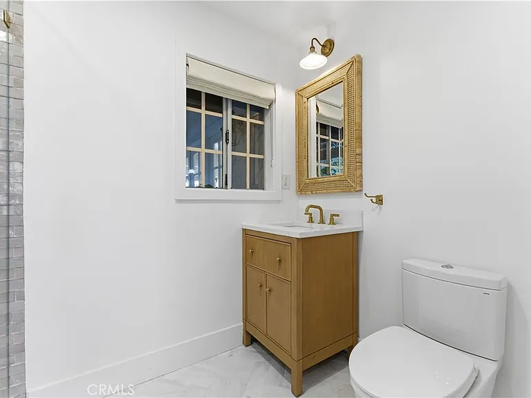 515 Kings Pl — Photo 21