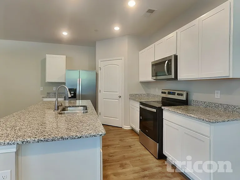 9216 War Eagles Way — Photo 3