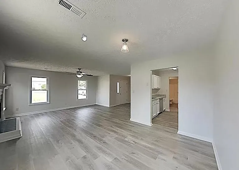 6324 Chagrin Rd — Photo 4