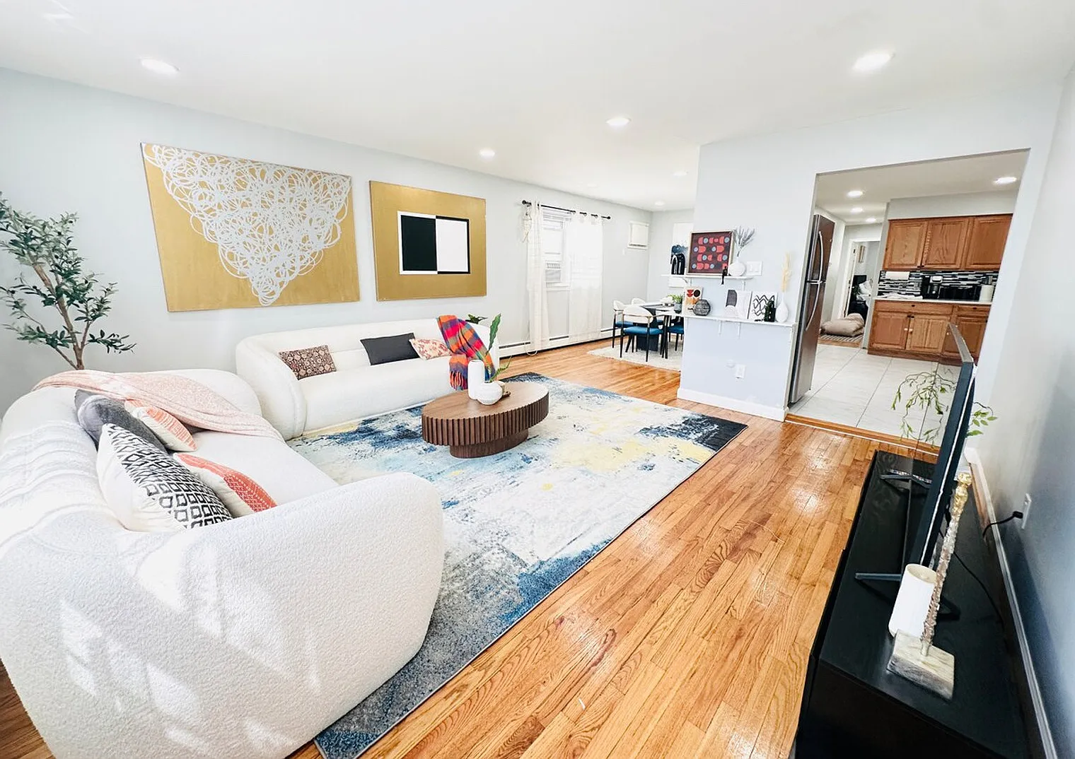3 bed, 2.0 bath, $8,767 — Photo 4