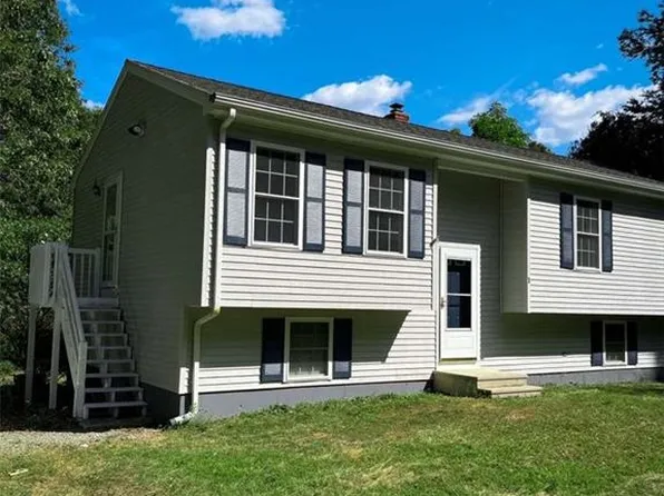 1 Beech Hill Rd, Ashaway, RI 02804