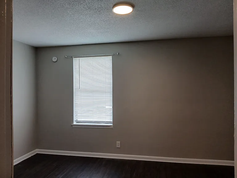 107 Kingsbury Ct #B — Photo 10