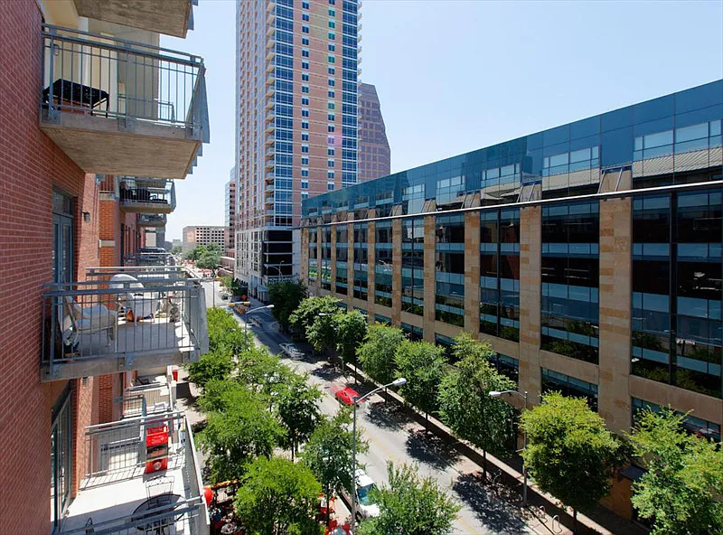 AMLI Downtown — Photo 3