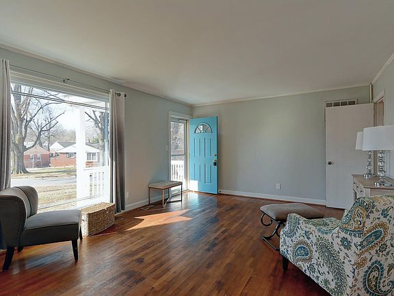 Front room living/dining combo