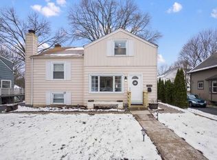 5642 Hillcrest Rd, Downers Grove, IL 60516