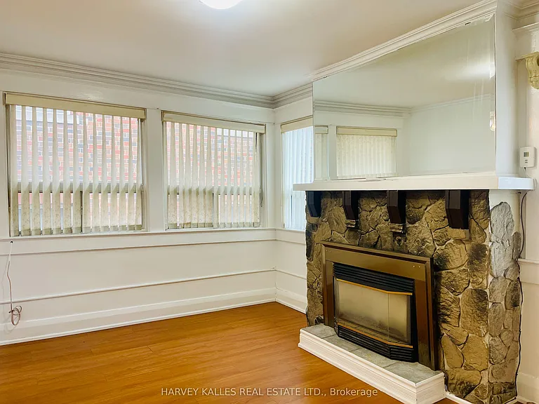 218 Heath St W #2 — Photo 11