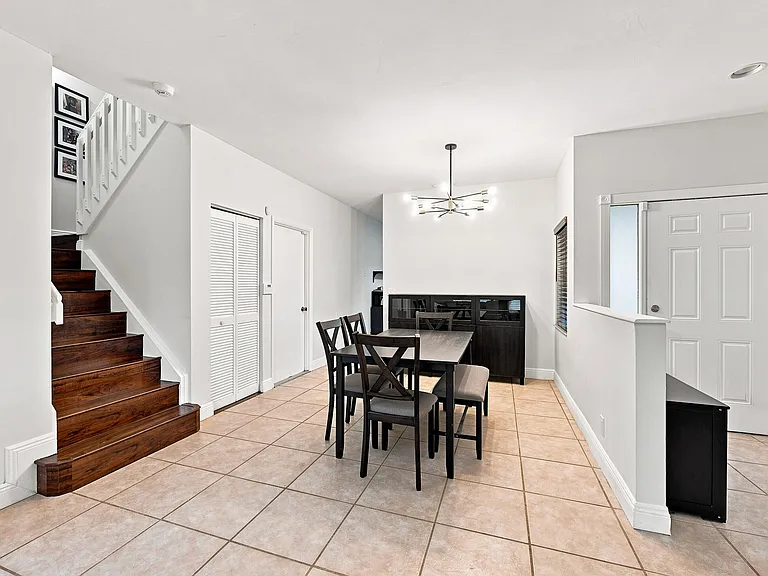 1115 SW 180th Ter — Photo 25