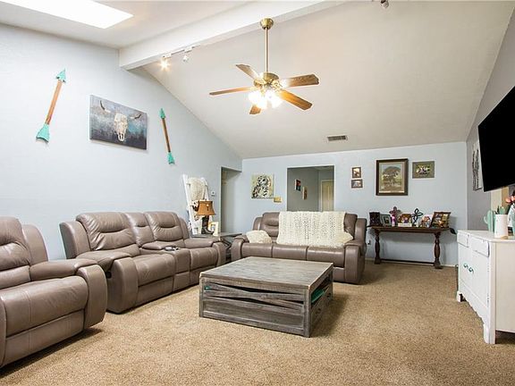 5th image of 3501 Solano Ct