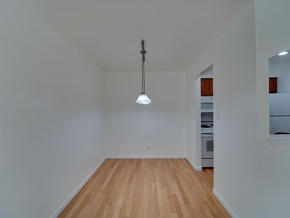 4th image of 329 Grissom Ct