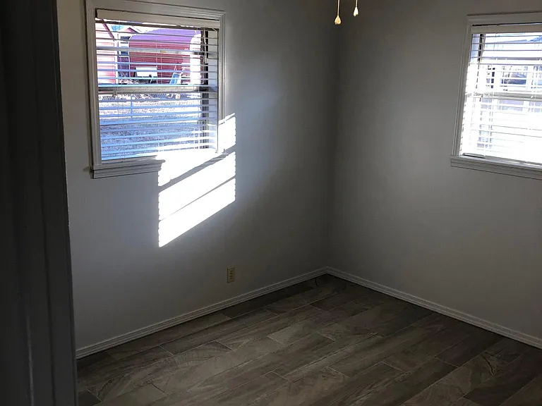 715 S 20th St — Photo 13