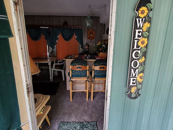 4th image of 31922 Phillips Ln E