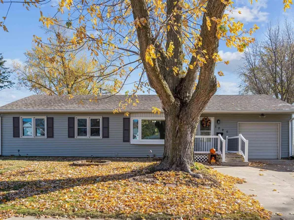 1025 N 13th St, Clinton, IA 52732