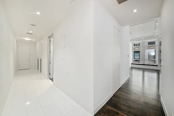 Sold by LUXE RESIDENCES INTERNATIONAL LLC | media 8