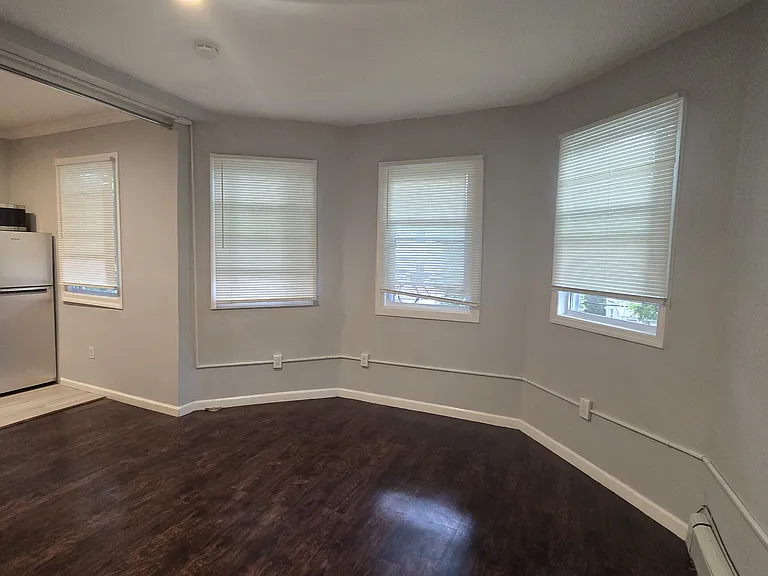 23 Seymour Ave #2B — Photo 4