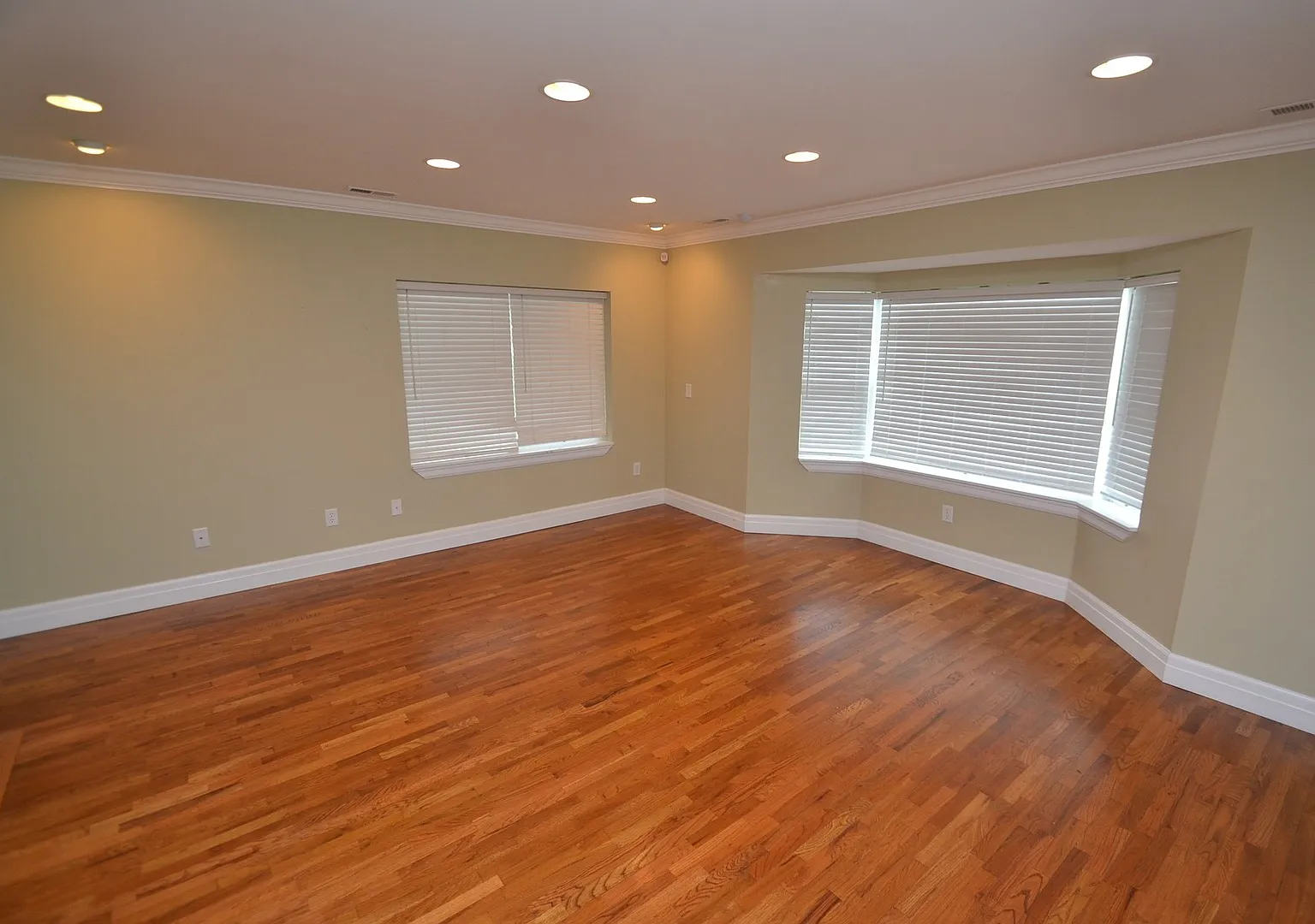 1761 E Edward Ave — Photo 3