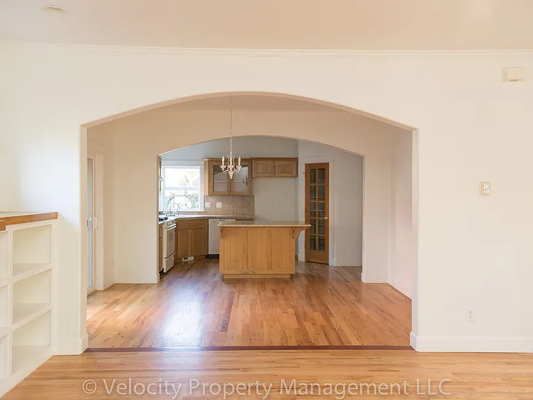 2954 NE Red Oak Dr — Photo 4