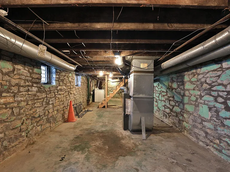 212 E Patterson Ave — Photo 33
