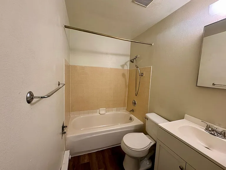 129 Hs McDowell — Photo 7