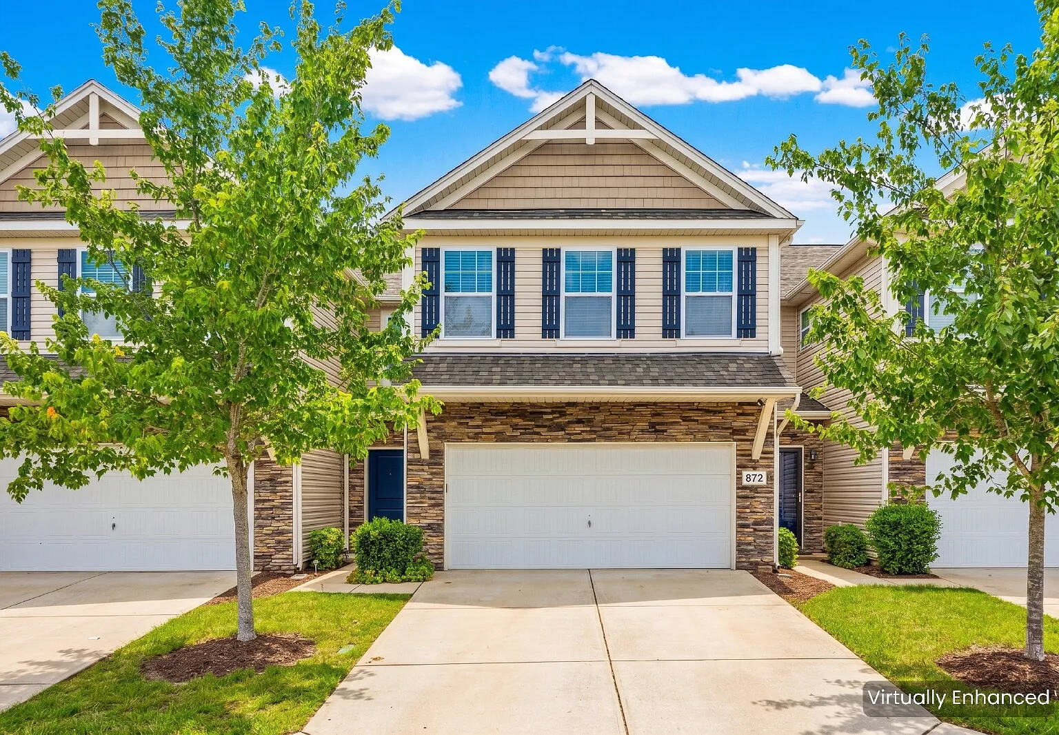 3 bed, 2.5 bath, 2254 sqft, $2,600 — Photo 1