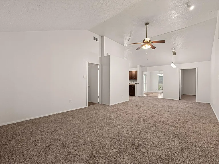 2714 S Brompton Dr — Photo 7
