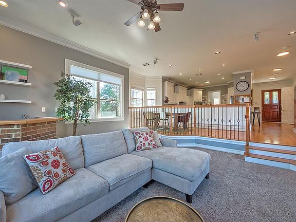 5th image of 406 Endeavor Cir