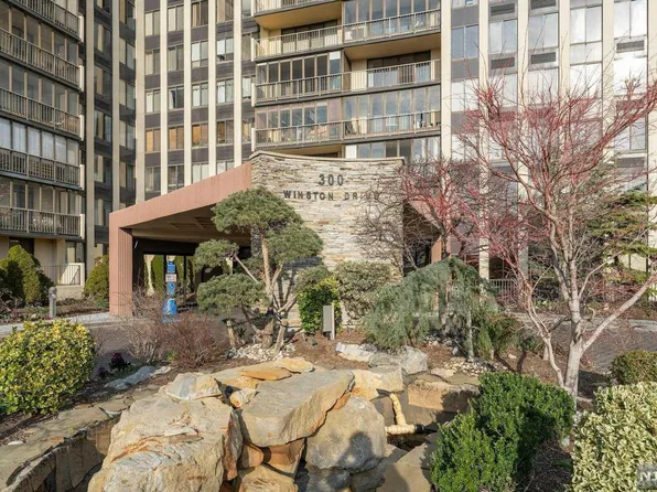300 Winston Dr APT 1503, Cliffside Park, NJ 07010