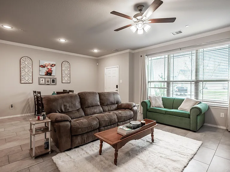 2204 Greystone Dr — Photo 4