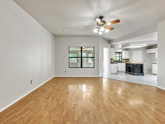 4th image of 4001 Tori Pl
